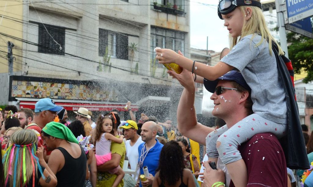 Blocos de carnaval de rua de SP, anunciam intenção de desfilar em abril