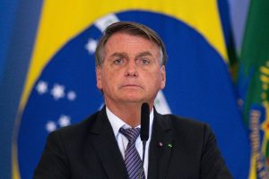 bolsonaro-diz-que-troca-na-presidencia-da-petrobras-foi-por-alguem-mais-profissional