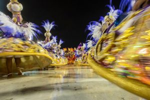carnaval-de-sao-paulo-tem-tumulto-em-camarote-do-anhembi