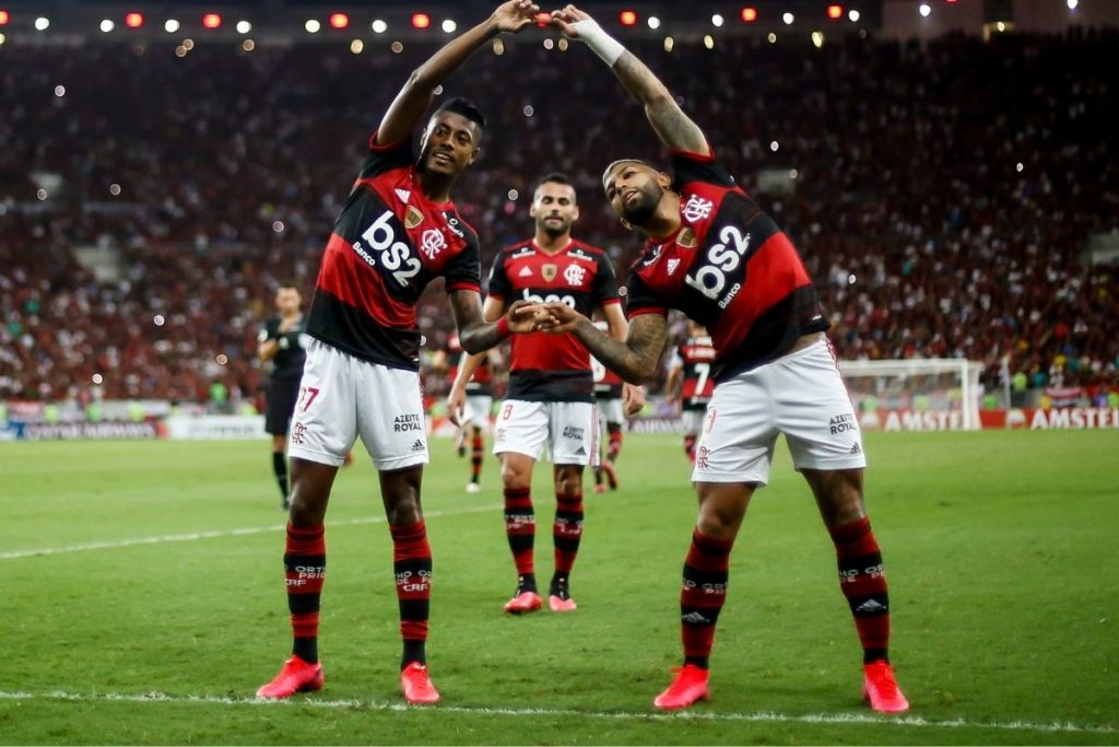 Flamengo supera Sporting Cristal por 2 a 0