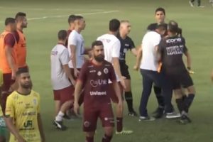 Justiça Desportiva do ES suspende Soriano por agressão à bandeirinha