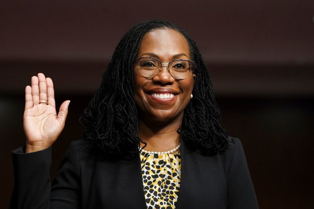 Ketanji Brown Jackson é primeira negra na Suprema Corte dos Estados Unidos