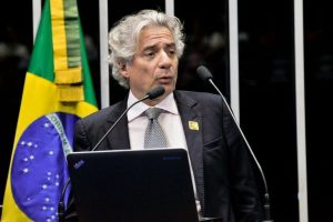 Pires desiste de assumir comando da Petrobras