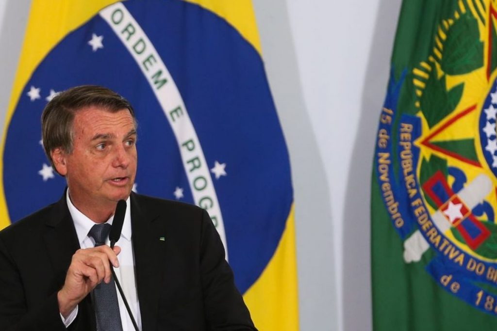 Jair Bolsonaro sanciona MP que torna Auxílio Brasil de R$ 400 permanente