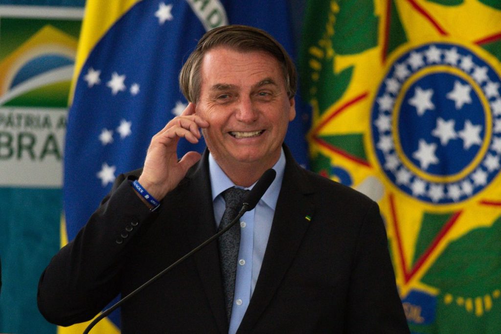 Bolsonaro propõe uma compensação aos Estados para zerar ICMS do diesel