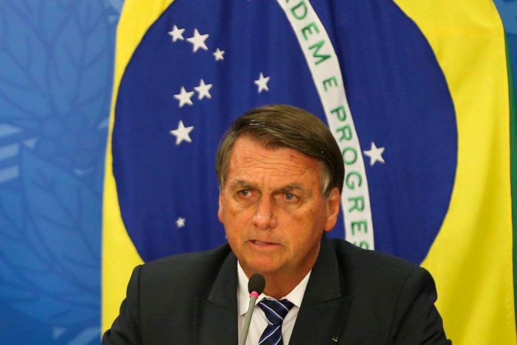 Bolsonaro repudia decisão do STF sobre cassação de deputado