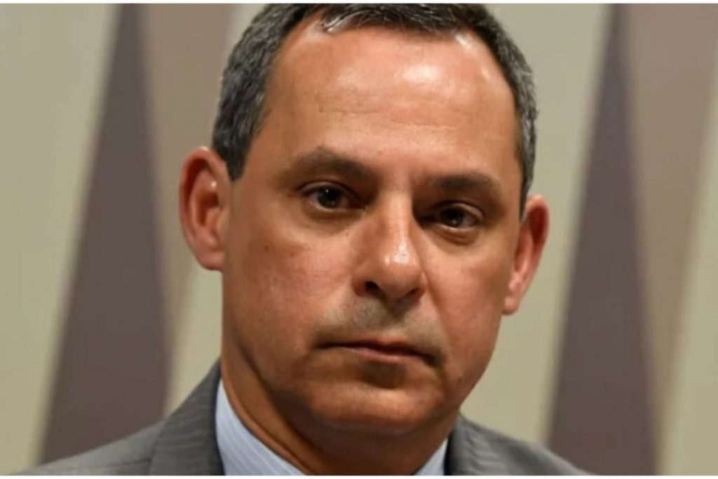 Coelho renuncia o cargo de presidente da Petrobras