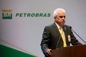 Ex-presidente da Petrobras diz que tem mensagens que poderiam incriminar Bolsonaro