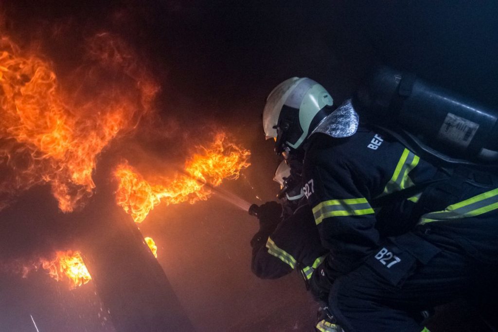 Incêndio destrói 16 casas na comunidade Kelsons´s no Rio
