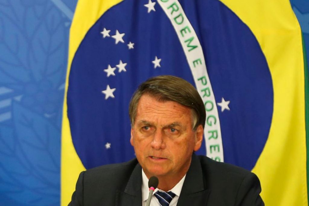 Jair Bolsonaro defende aproximação entre comunidades empresariais do Brics