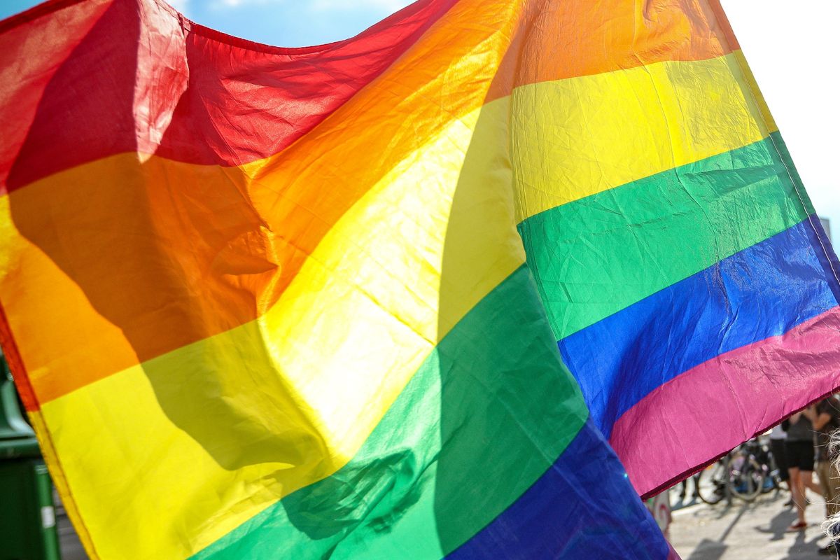 Justiça manda IBGE incluir questões sobre orientação sexual no Censo 2022 -  Perfil Brasil