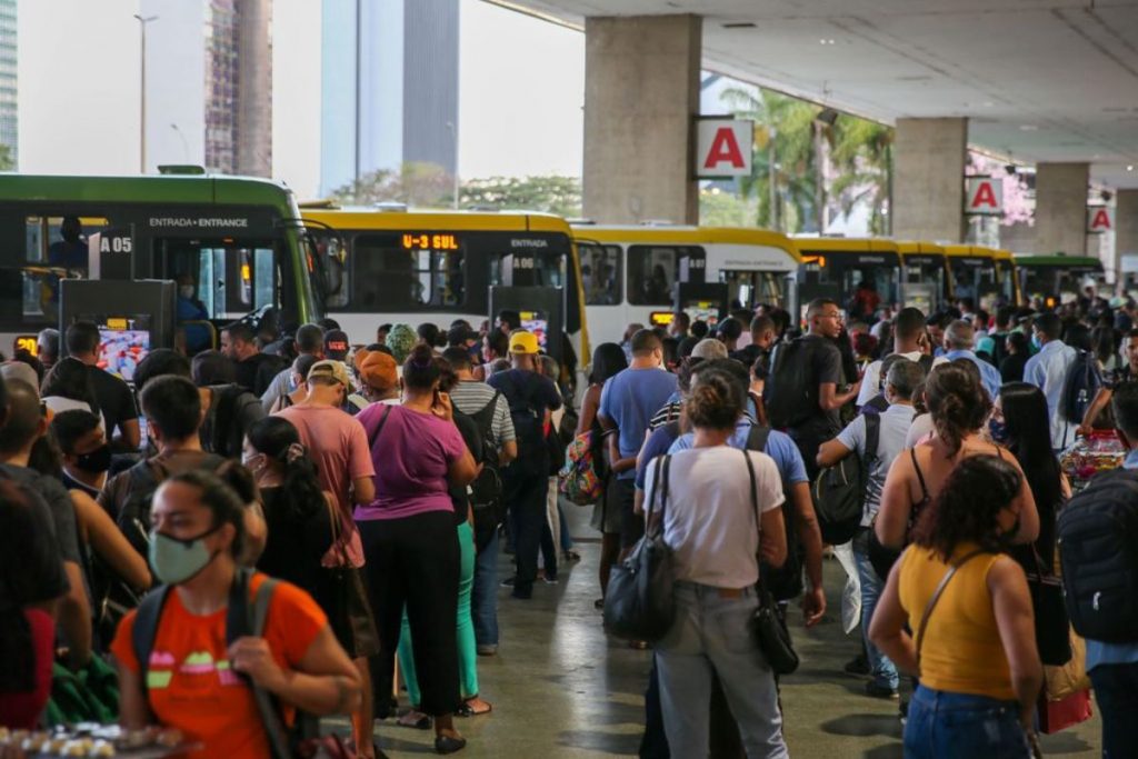 Mais de 110 mil pessoas devem passar por rodoviárias no feriado em São Paulo