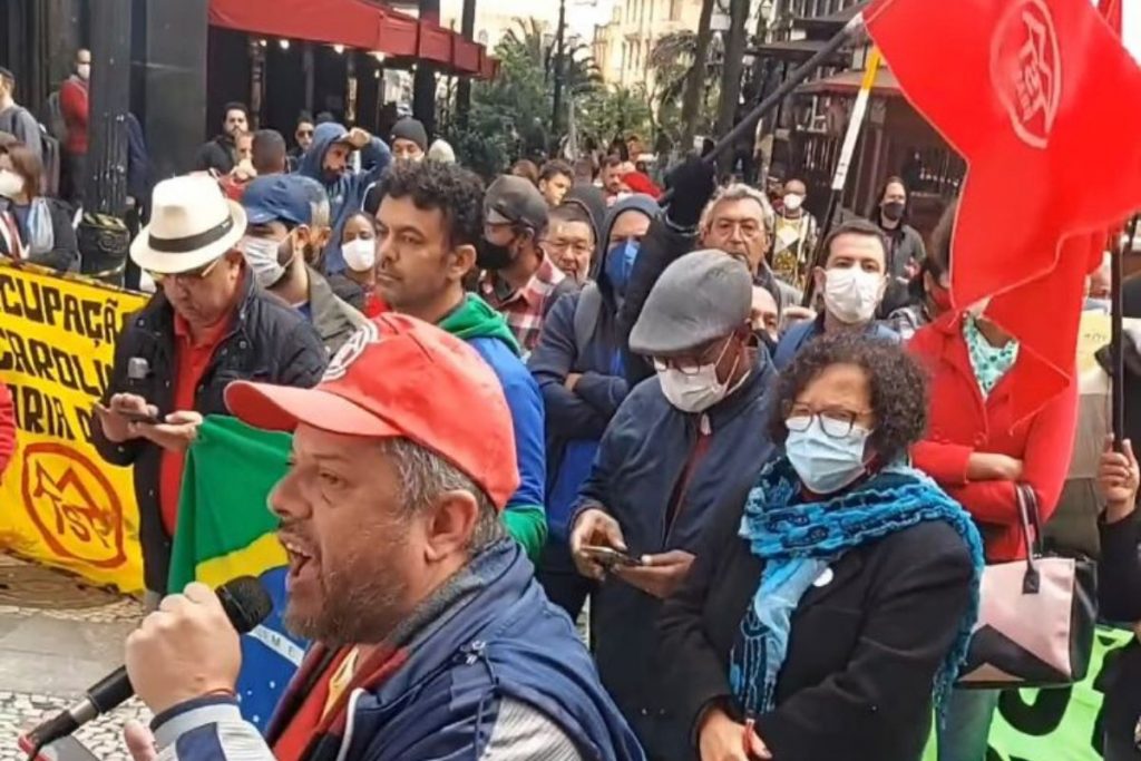 manifestantes-protestam-em-frente-a-bolsa-contra-a-privatizacao-da-eletrobras