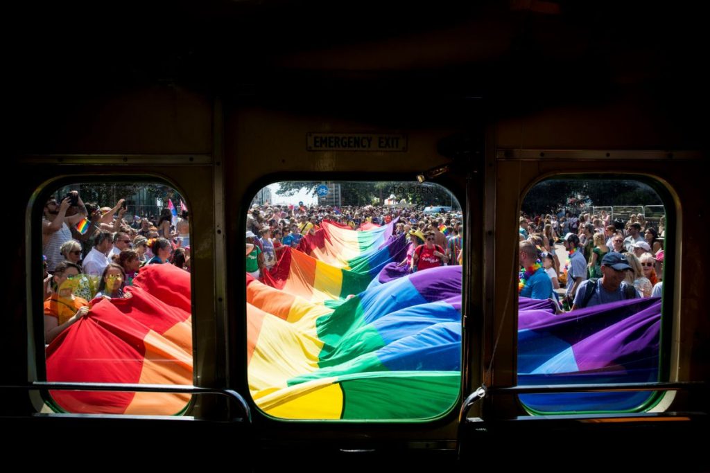 Metrô de SP recebe unidade móvel de assistência à população LGBTQIA+