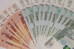 rublo-valoriza-e-chega-ao-maior-valor-em-7-anos