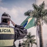 Feminicídio: PM do Rio desenvolve aplicativo com botão do pânico