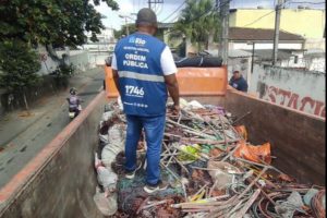 Fiscais apreendem mais de 3 toneladas de cobre em ferro-velho no Rio