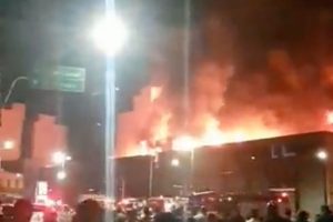 ncêndio atinge prédios na região da rua 25 de Março