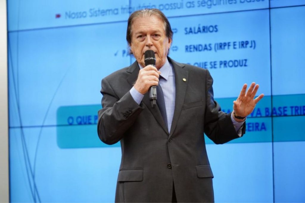 luciano-bivar-do-uniao-brasil-desiste-de-candidatura-a-presidencia