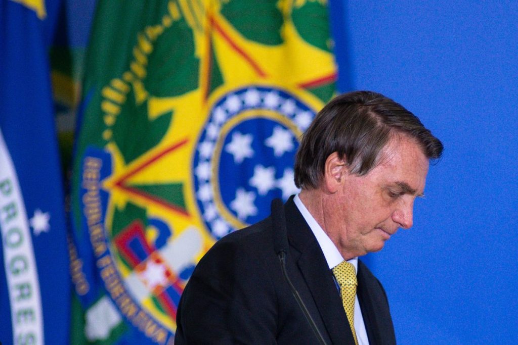 Oposição entra com pedido de investigação contra Bolsonaro