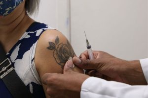 prefeitura-do-rio-amplia-calendario-de-vacinacao-contra-a-covid-19