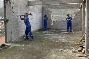 Prefeitura do Rio quer demolir prédio irregular na Muzema