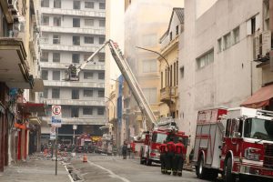 Prefeitura inicia trabalhos para demolição de prédio incendiado