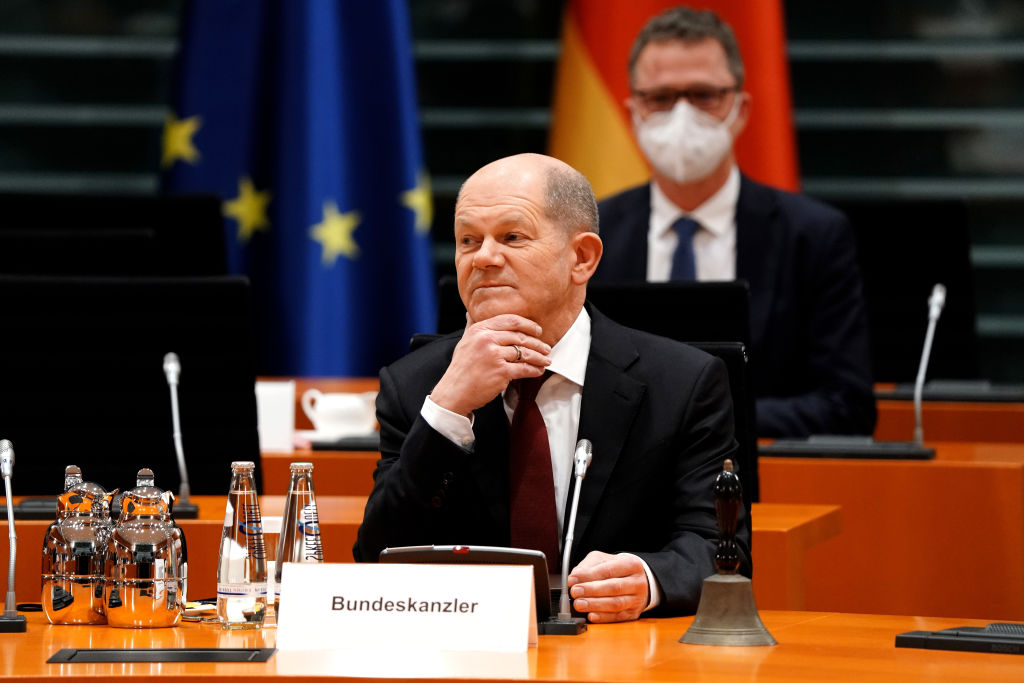 Chanceler alemão pede para UE ajudar pessoas que estão 'fugindo' da Rússia; Pensem nos dissidentes