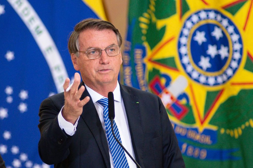 Bolsonaro defende escolha de ministros por critérios técnicos