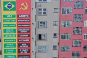 MP pede à Justiça Eleitoral que retire cartaz anticomunista em Porto Alegre