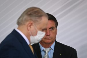 Aras diz que possível contestação de Bolsonaro ao resultado das urnas será afronta à democracia