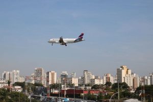 Petrobras reduz preço da gasolina de aviação