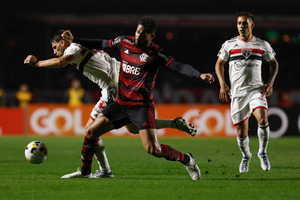 São Paulo recebe Flamengo em jogo de ida da semifinal