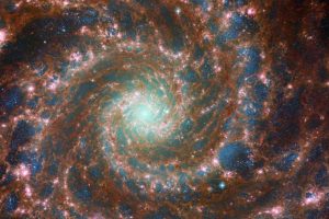 telescopio-james-webb-flagra-novas-imagens-de-galaxia-fantasma