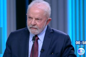 Em debate da Globo, Lula promete quebrar sigilo de 100 anos de Bolsonaro