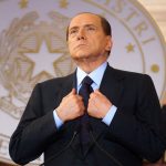 Berlusconi diz que Putin queria colocar 'gente decente' na Ucrânia