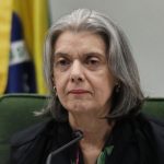Cármen Lúcia manda arquivar pedidos de investigação contra Bolsonaro