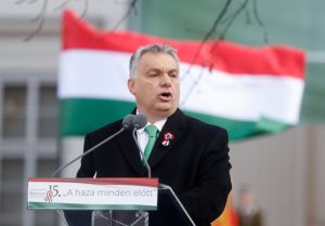 Viktor Orban diz que sanções da UE foram tiro pela culatra