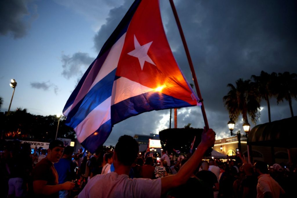 cubanos-aprovam-codigo-da-familia-que-legaliza-casamento-gay-priorizar