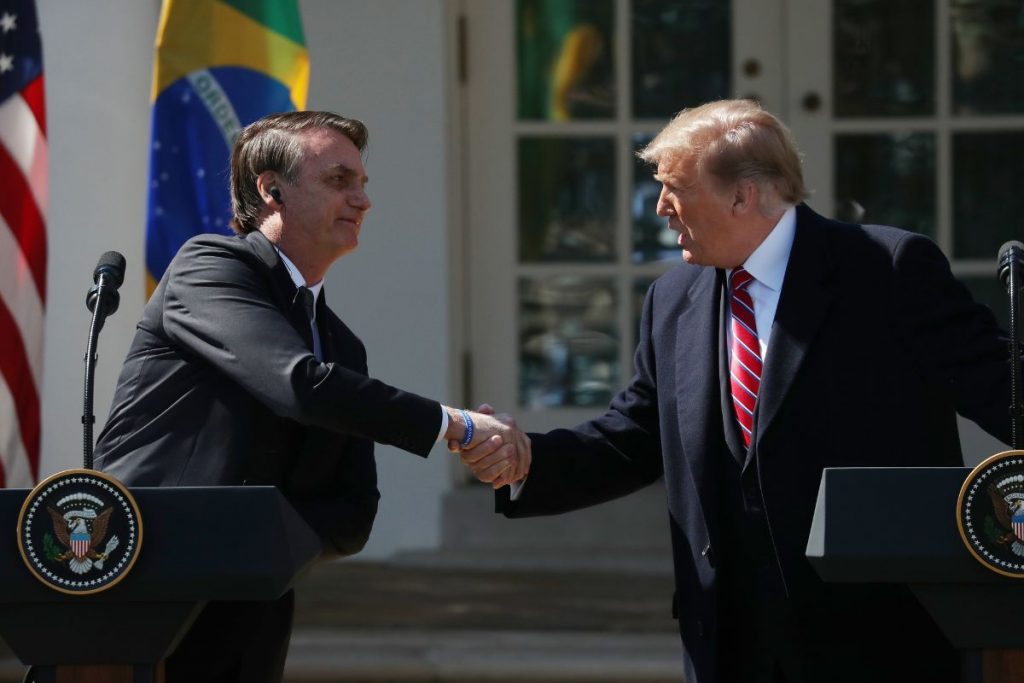 Donald Trump diz que apoia reeleição de Bolsonaro