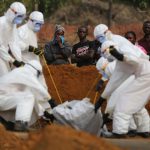 Em meio a surto de ebola, Uganda registra 5 mortes pela doença