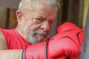 Lula publica vídeo fazendo ginástica e diz estar pronto para ganhar as eleições