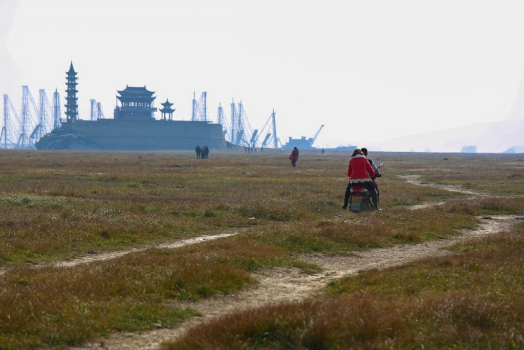 Maior lago da China sofre com seca e acende 'alerta vermelho'