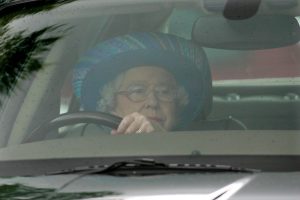 Rainha Elizabeth II e sua grande coleção de carros