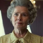 Imelda Staunton interpreta a rainha Elizabeth em 'The Crown'