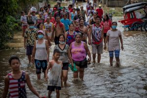 Tufão Noru chega às Filipinas e causa estragos