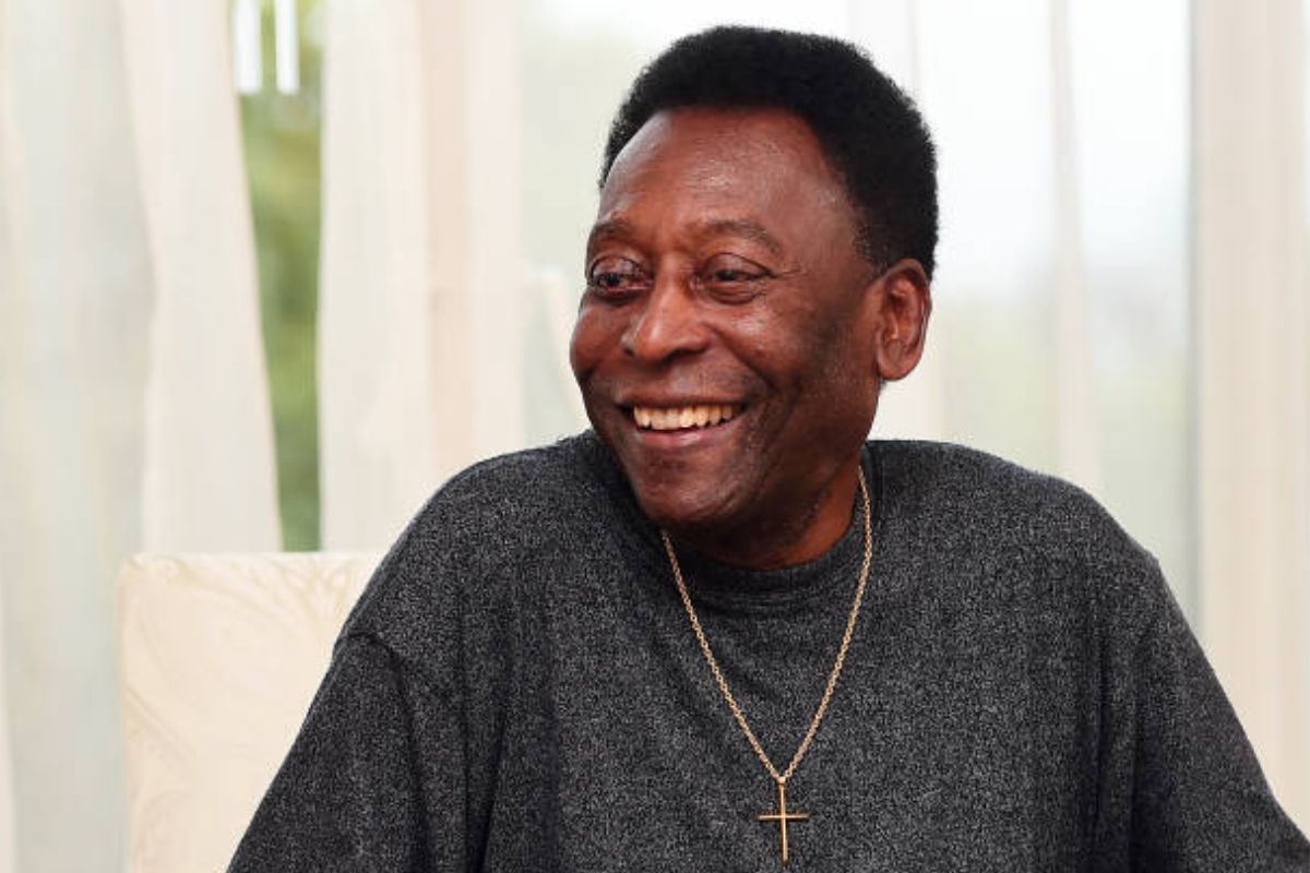 Santos homenageia Pelé, que vai completar 82 anos neste domingo