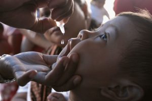Especialistas destacam segurança da vacinação completa contra pólio