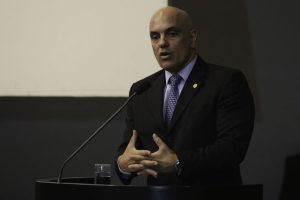 Moraes restringe advogados a Roberto Jefferson e OAB reage