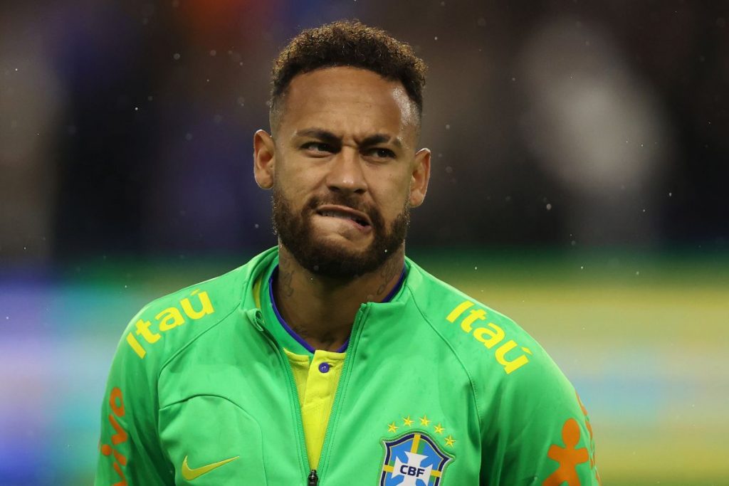 Neymar é criticado por jornal após apoio a Bolsonaro